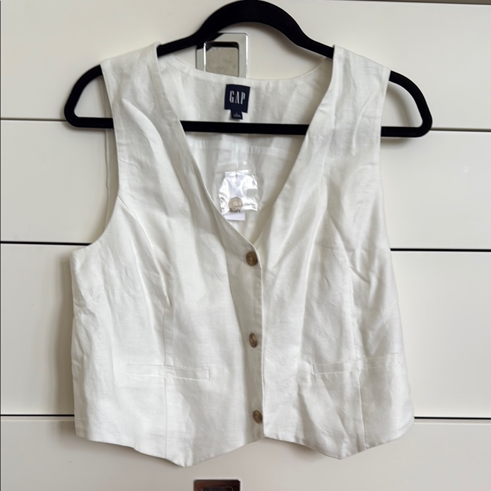 GAP Women's White Sleeveless Top